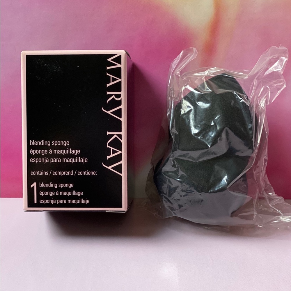 Blending sponge MART KAY!!